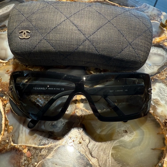 CHANEL Accessories - CHANEL Black Sunglasses with Quilted Case